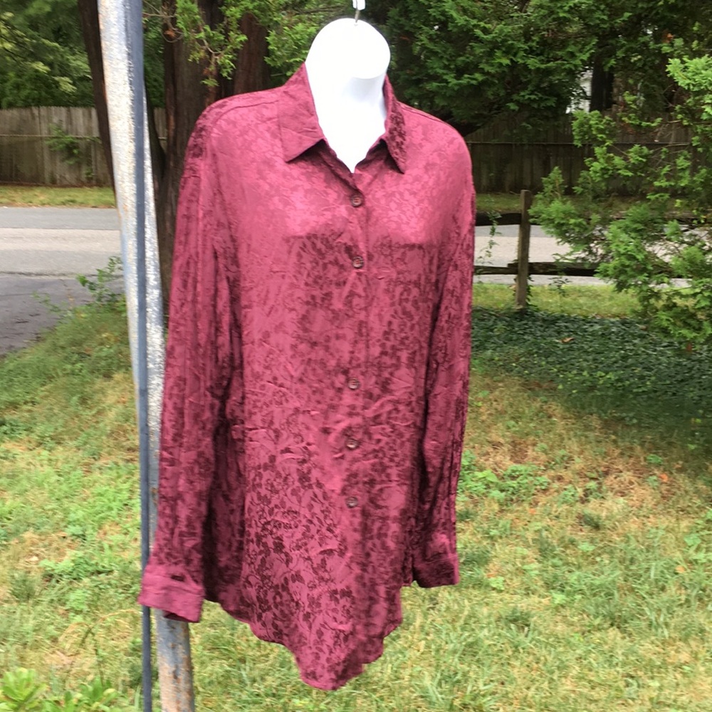 J Jill blouse size M burgundy. Crinkled design